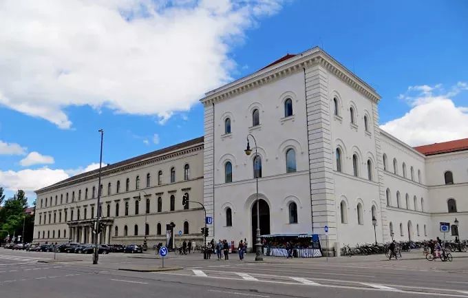 LMU Munich — Мюнхенський університет Людвіга і Максиміліана