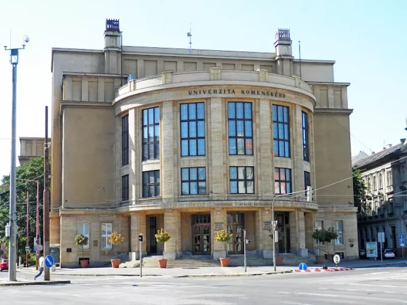 Університет Коменського у Братиславі: вступ, факультети і вартість для українців